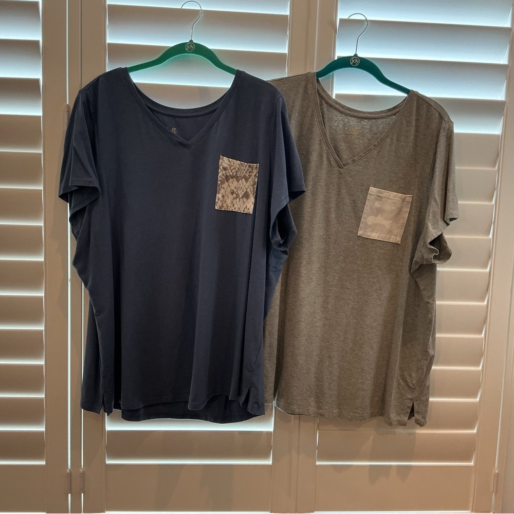 Belle by Kim Gravel Short Sleeve Tees - Blue and Gray